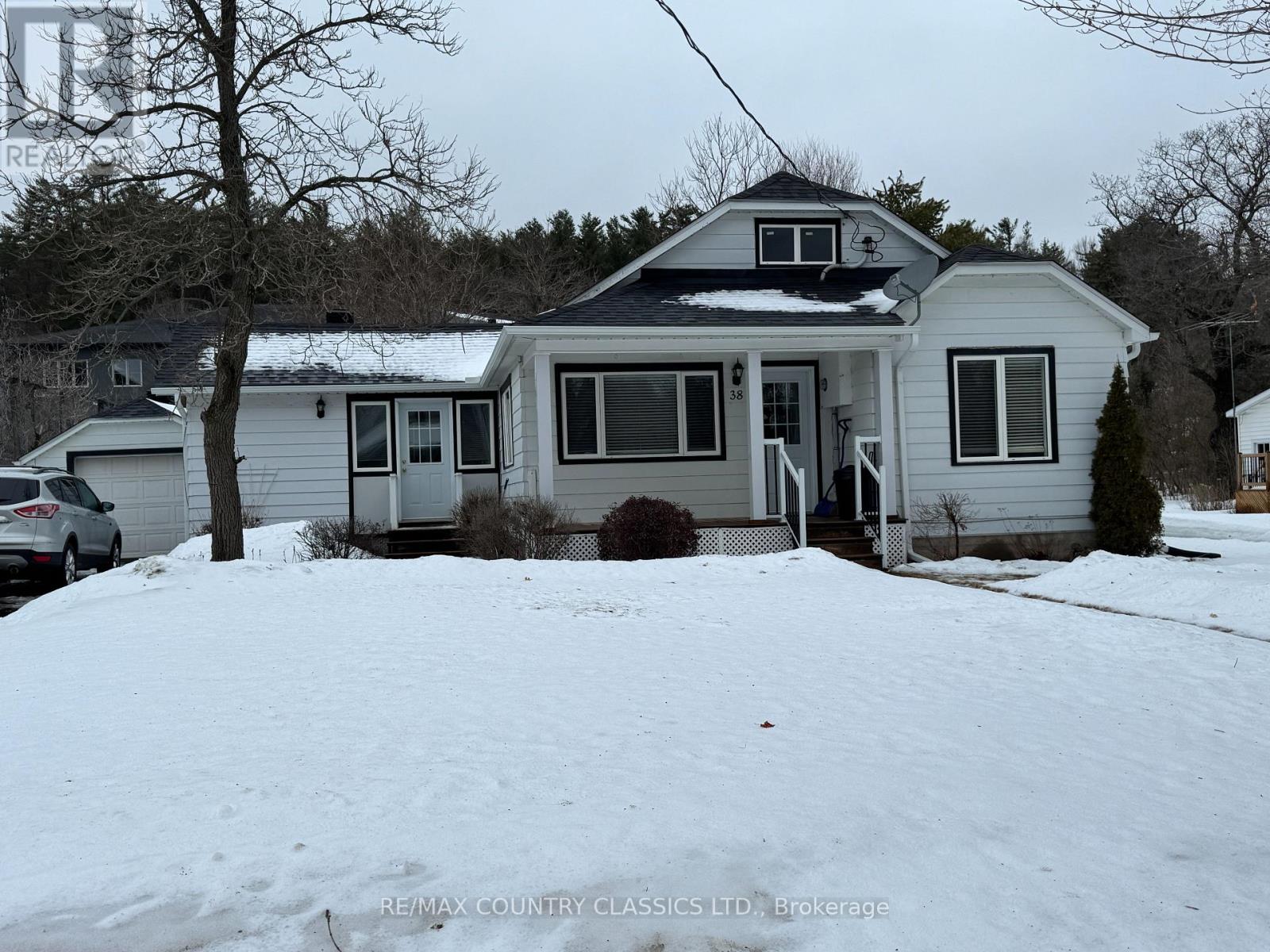 38 Flint Avenue, Bancroft (Bancroft Ward), Ontario  K0L 1C0 - Photo 2 - X12907212