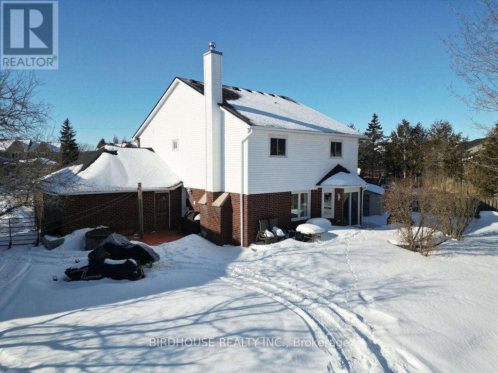 6 Purdy Court, Kawartha Lakes (Lindsay), Ontario  K9V 6E4 - Photo 2 - X12908114