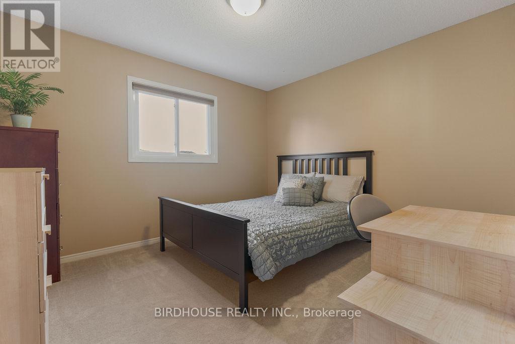 6 Purdy Court, Kawartha Lakes (Lindsay), Ontario  K9V 6E4 - Photo 24 - X12908114