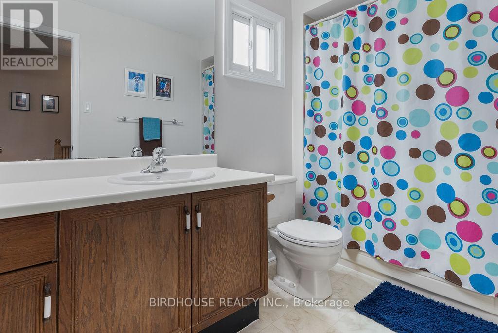 6 Purdy Court, Kawartha Lakes (Lindsay), Ontario  K9V 6E4 - Photo 25 - X12908114