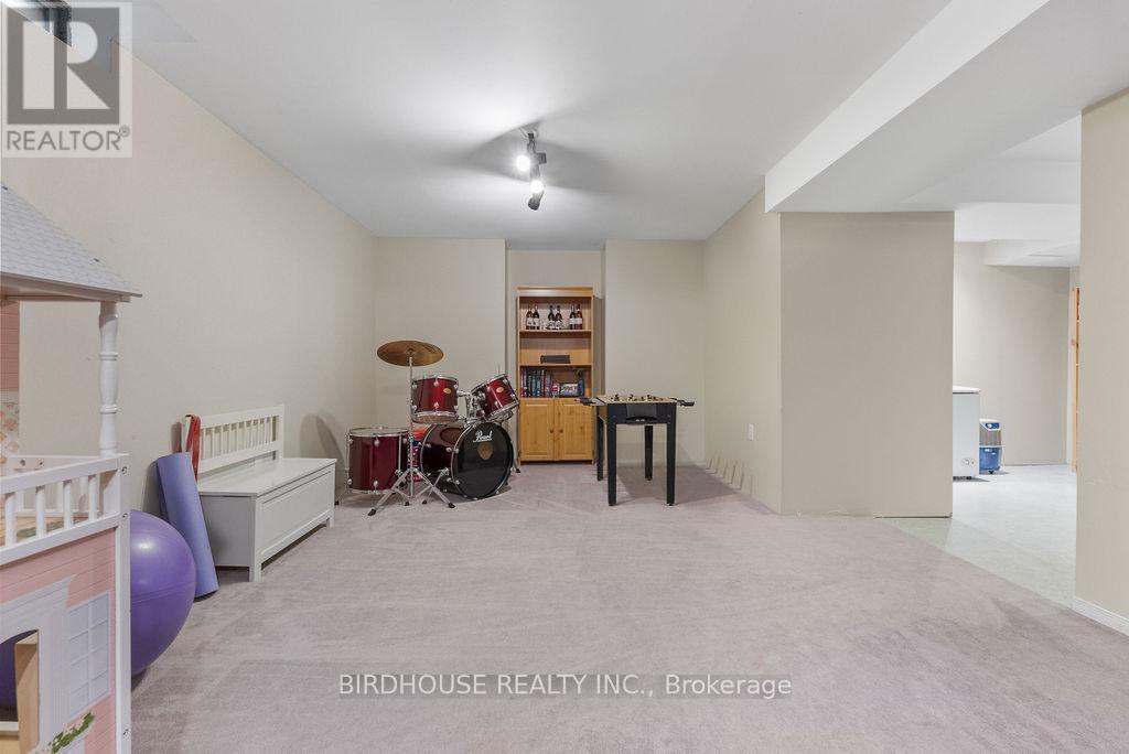 6 Purdy Court, Kawartha Lakes (Lindsay), Ontario  K9V 6E4 - Photo 26 - X12908114