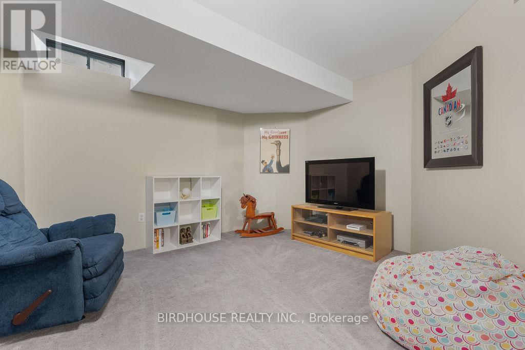 6 Purdy Court, Kawartha Lakes (Lindsay), Ontario  K9V 6E4 - Photo 27 - X12908114