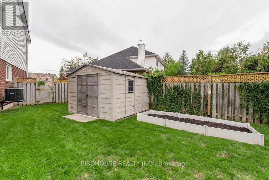 6 Purdy Court, Kawartha Lakes (Lindsay), Ontario  K9V 6E4 - Photo 36 - X12908114