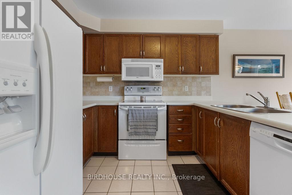 6 Purdy Court, Kawartha Lakes (Lindsay), Ontario  K9V 6E4 - Photo 5 - X12908114