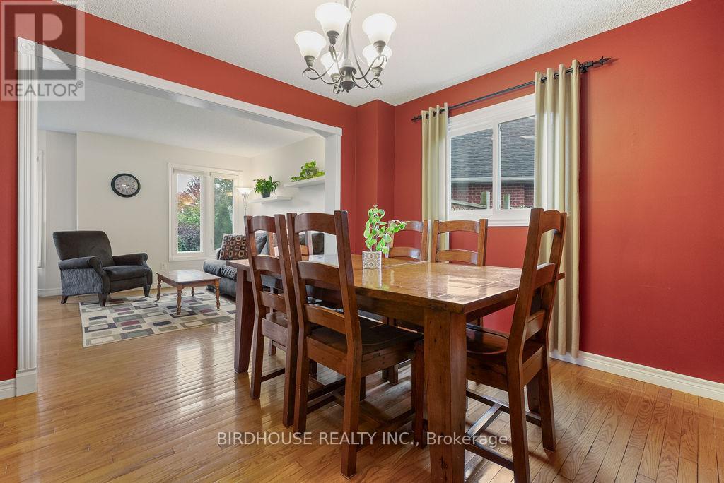 6 Purdy Court, Kawartha Lakes (Lindsay), Ontario  K9V 6E4 - Photo 7 - X12908114