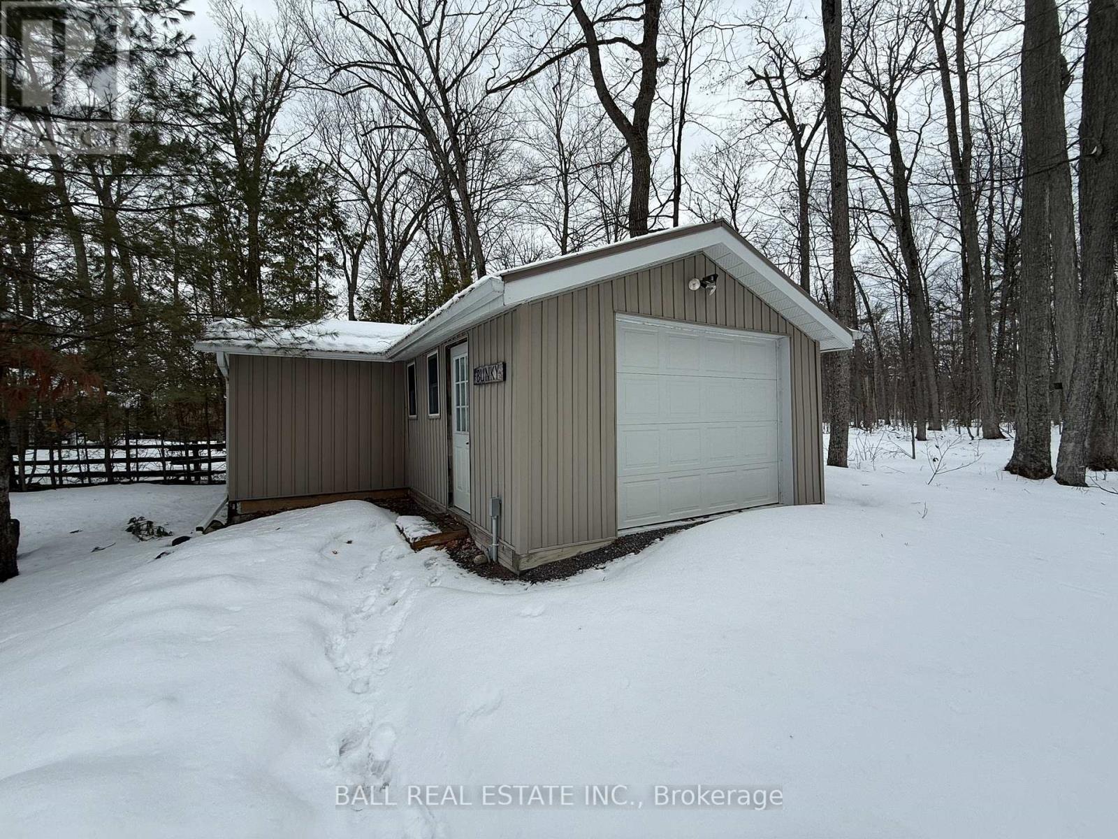 44 Fire Route 19, Trent Lakes, Ontario  K0L 1J0 - Photo 33 - X12908496