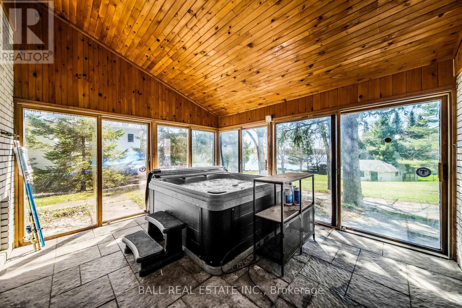 1749 Young's Point Road, Selwyn, Ontario  K0L 2H0 - Photo 14 - X12908648