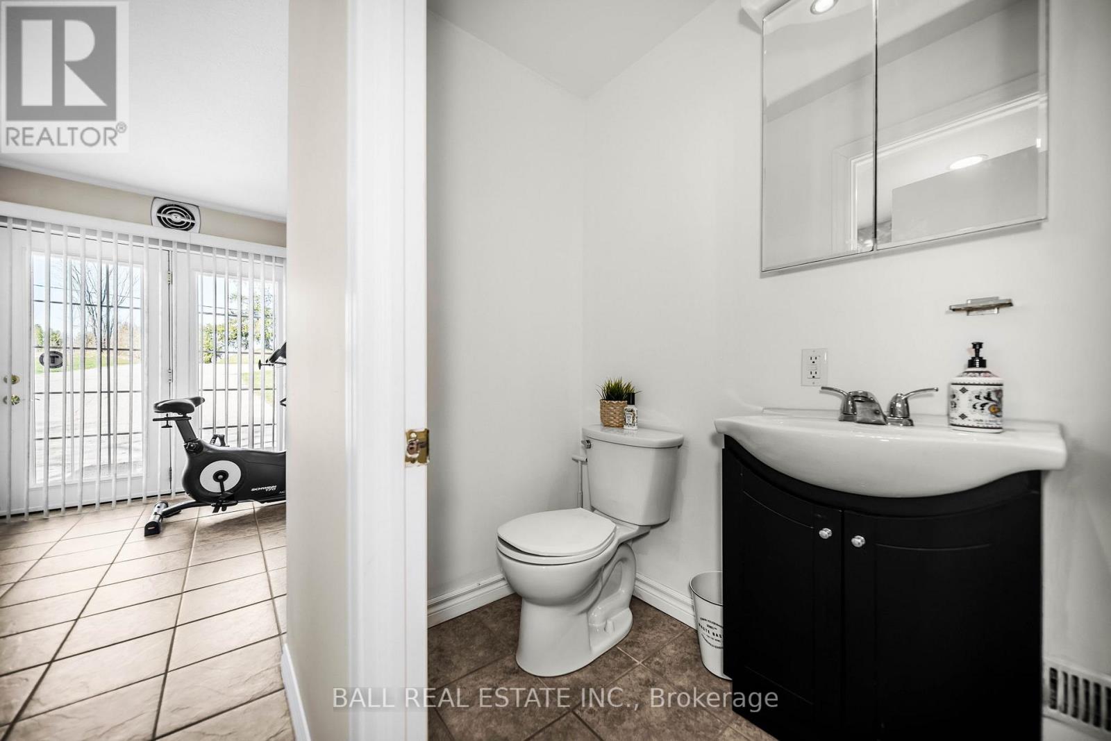 1749 Young's Point Road, Selwyn, Ontario  K0L 2H0 - Photo 16 - X12908648