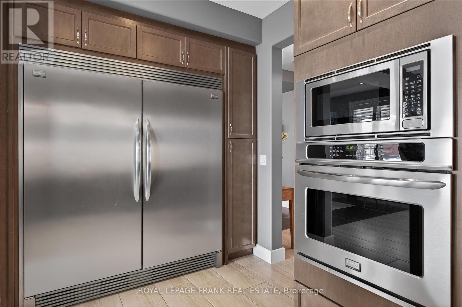 1557 Cahill Drive, Peterborough (Otonabee Ward 1), Ontario  K9K 0G6 - Photo 10 - X12908656