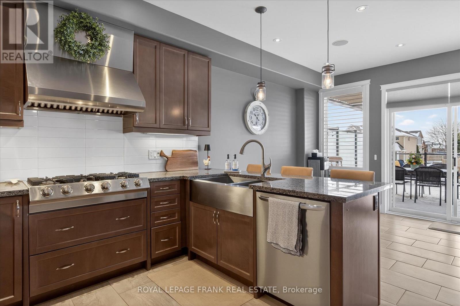 1557 Cahill Drive, Peterborough (Otonabee Ward 1), Ontario  K9K 0G6 - Photo 5 - X12908656