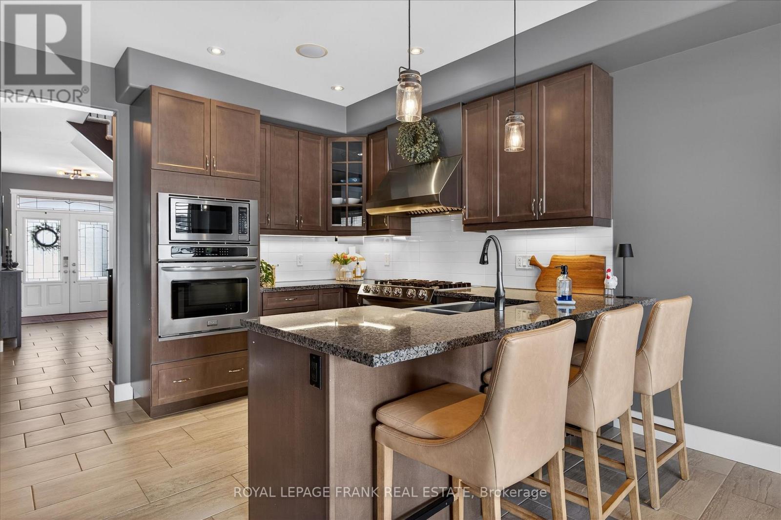 1557 Cahill Drive, Peterborough (Otonabee Ward 1), Ontario  K9K 0G6 - Photo 6 - X12908656