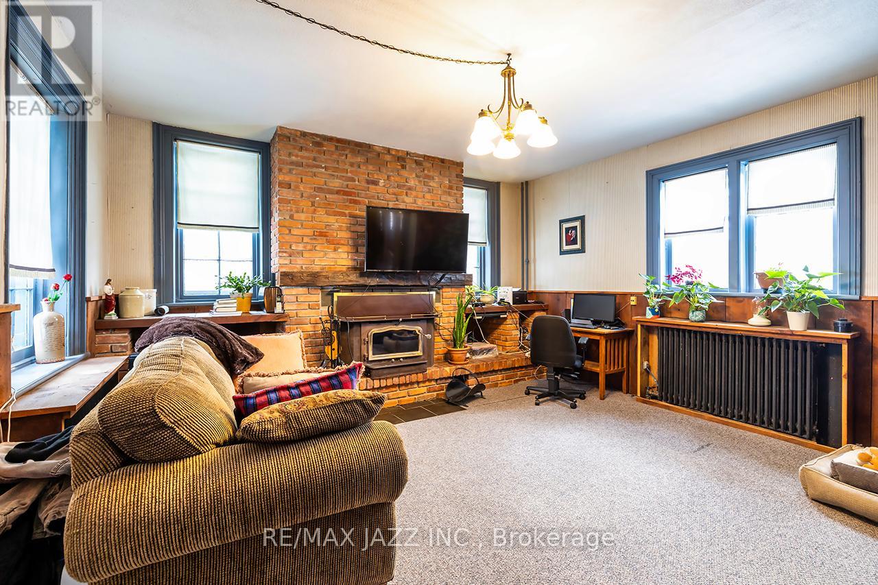 22 Francis Street, Kawartha Lakes (Lindsay), Ontario  K9V 3R6 - Photo 18 - X12908684