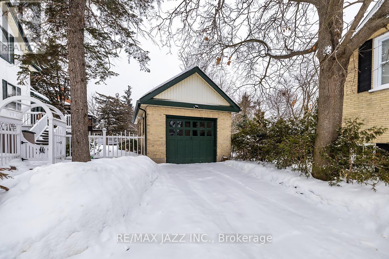 22 Francis Street, Kawartha Lakes (Lindsay), Ontario  K9V 3R6 - Photo 2 - X12908684