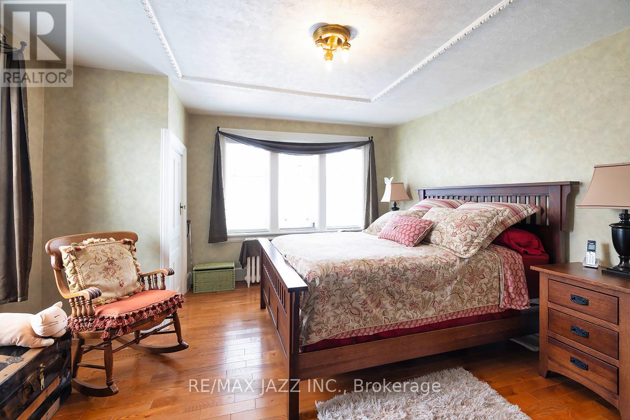 22 Francis Street, Kawartha Lakes (Lindsay), Ontario  K9V 3R6 - Photo 21 - X12908684