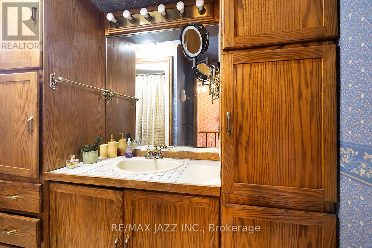 22 Francis Street, Kawartha Lakes (Lindsay), Ontario  K9V 3R6 - Photo 28 - X12908684