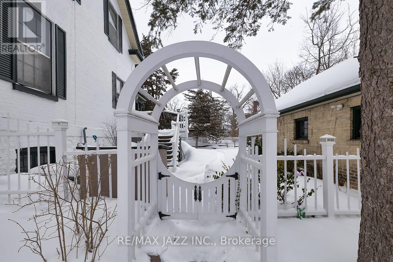 22 Francis Street, Kawartha Lakes (Lindsay), Ontario  K9V 3R6 - Photo 35 - X12908684