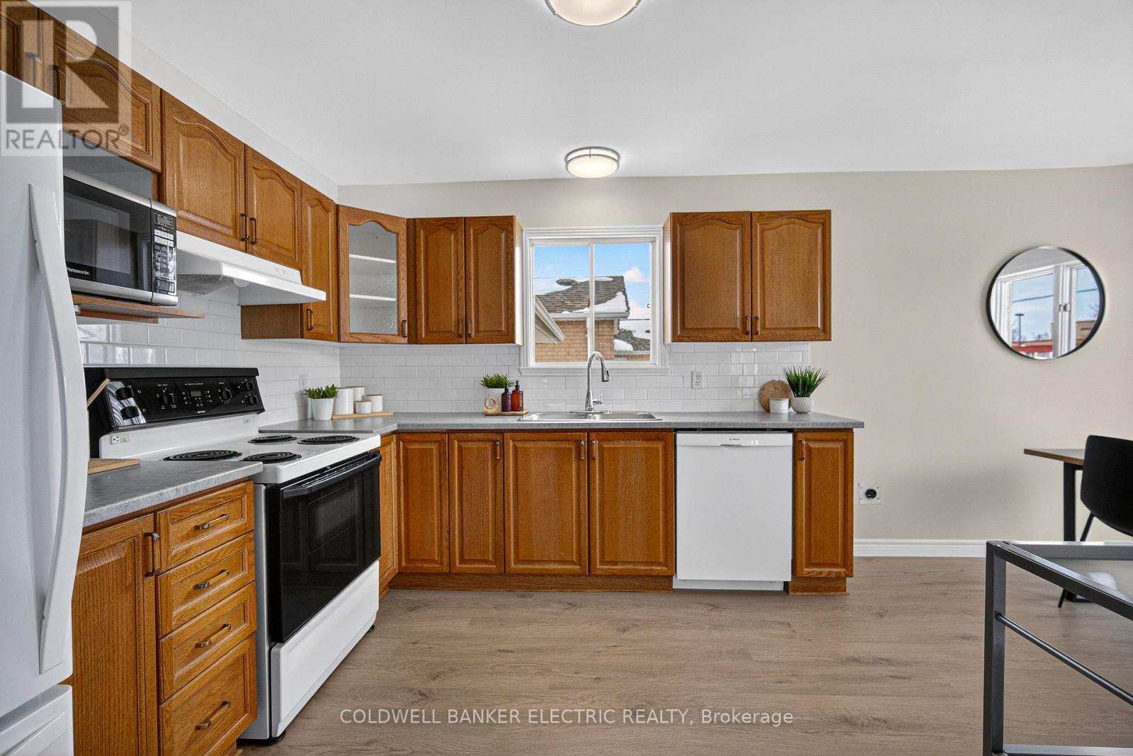 329 Mary Street W, Kawartha Lakes (Lindsay), Ontario  K9V 5X5 - Photo 10 - X12908810