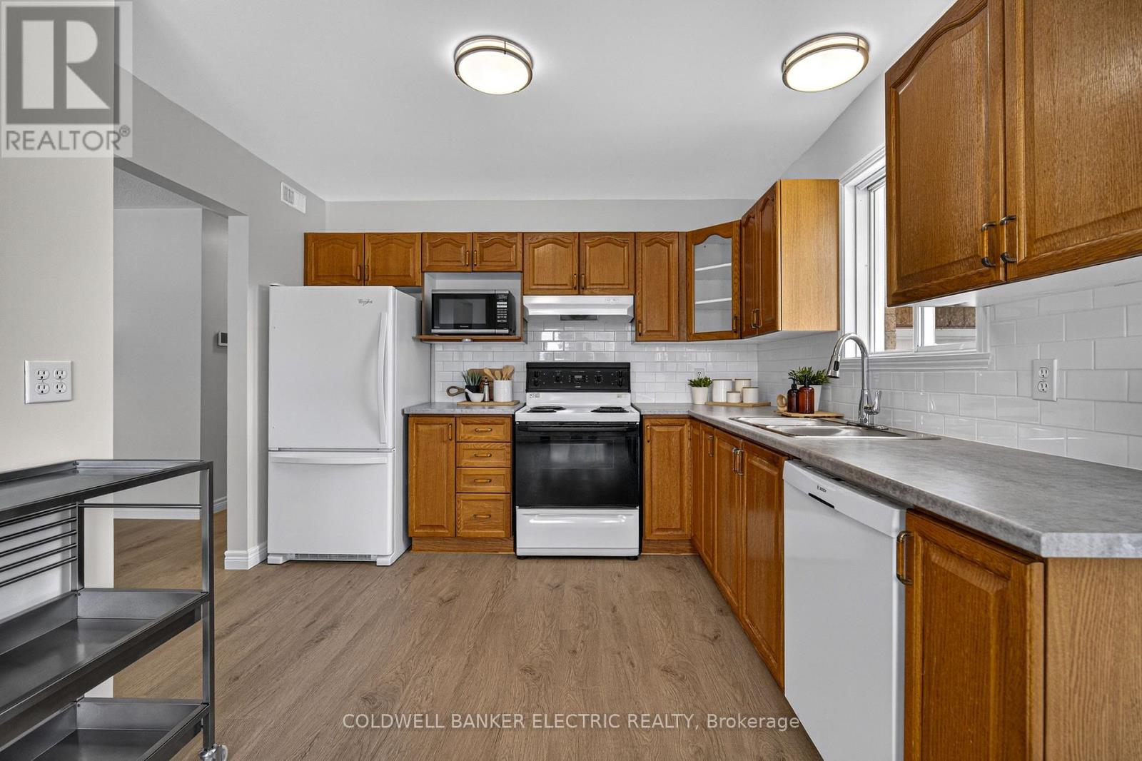 329 Mary Street W, Kawartha Lakes (Lindsay), Ontario  K9V 5X5 - Photo 11 - X12908810