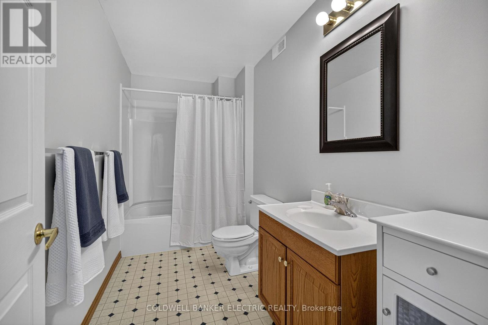 329 Mary Street W, Kawartha Lakes (Lindsay), Ontario  K9V 5X5 - Photo 23 - X12908810