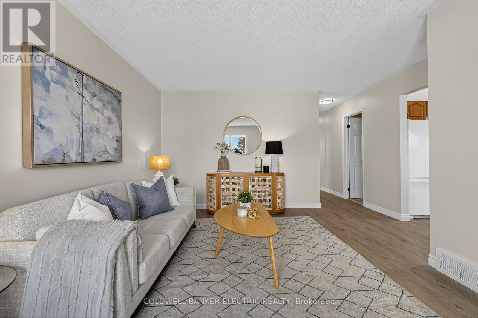 329 Mary Street W, Kawartha Lakes (Lindsay), Ontario  K9V 5X5 - Photo 5 - X12908810