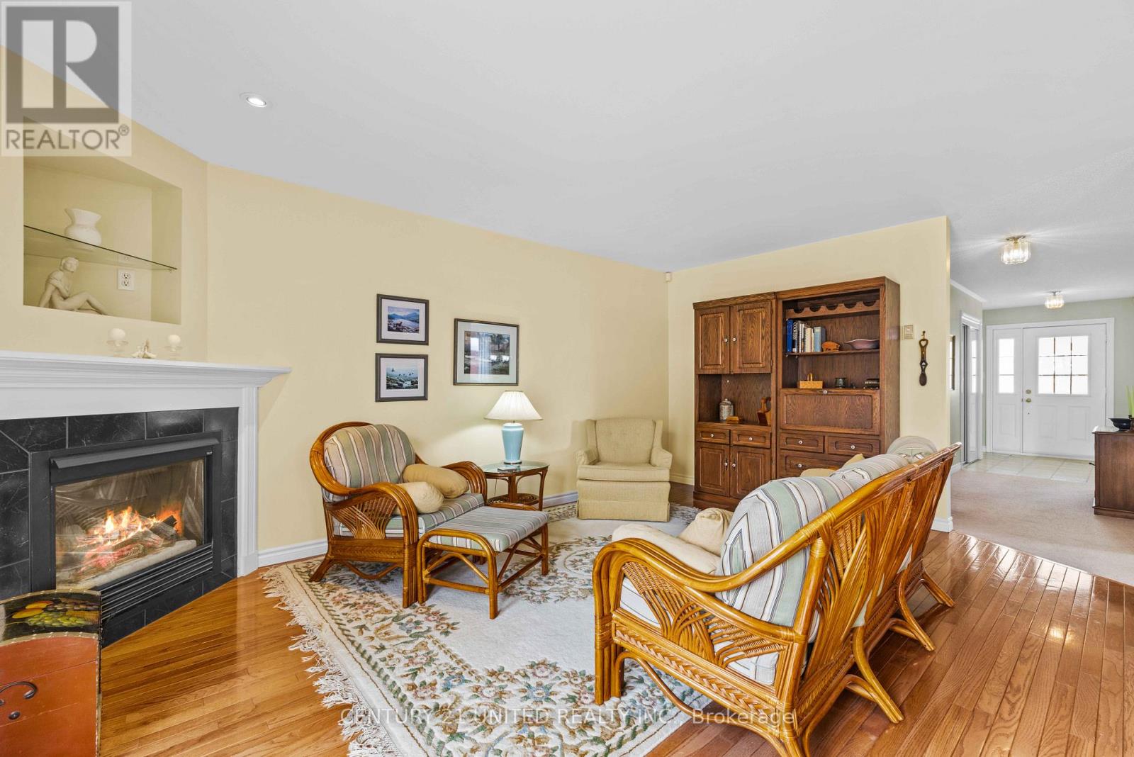 2903 Jennifer Drive, Peterborough (Northcrest Ward 5), Ontario  K9L 1Z5 - Photo 3 - X12909214