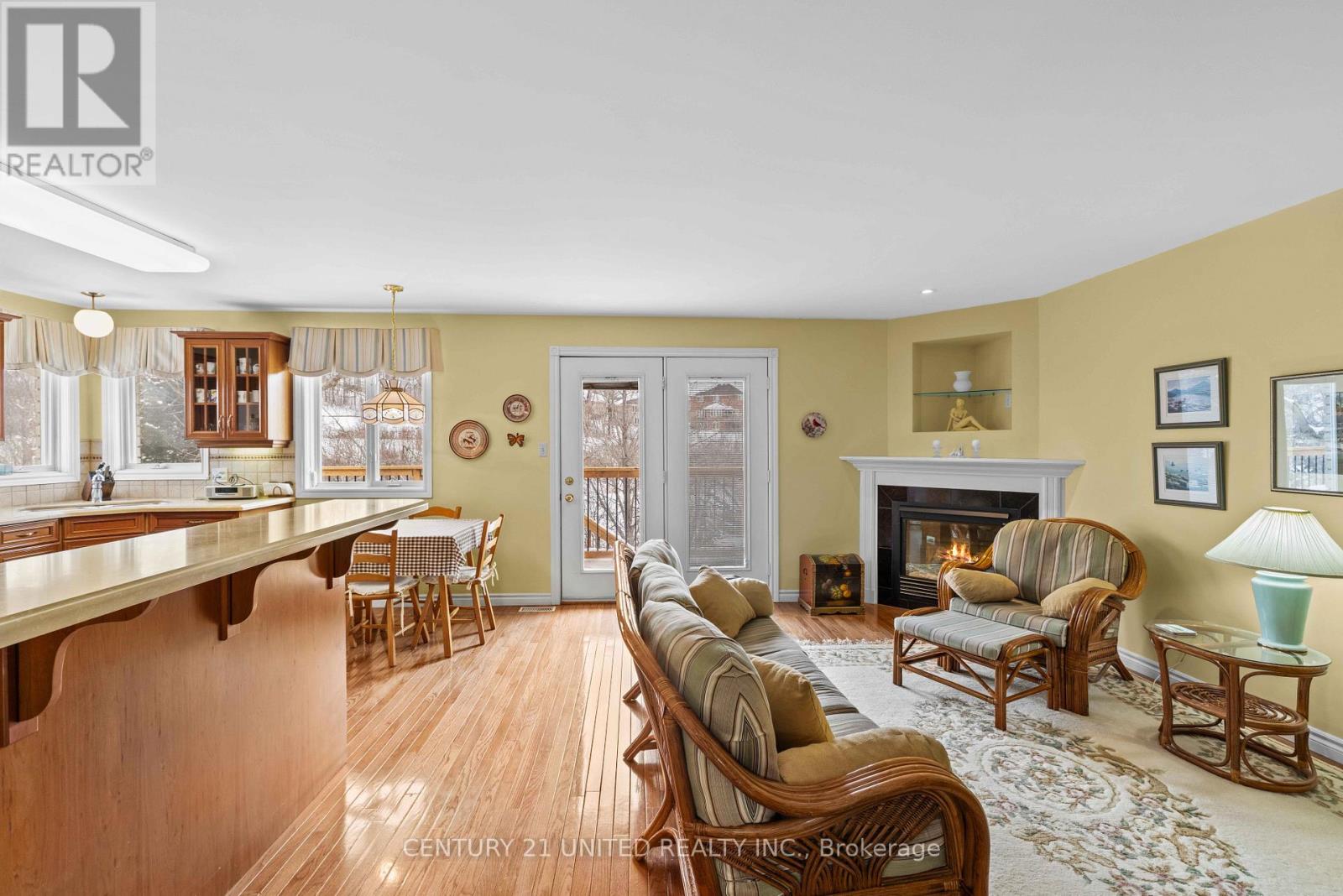 2903 Jennifer Drive, Peterborough (Northcrest Ward 5), Ontario  K9L 1Z5 - Photo 4 - X12909214