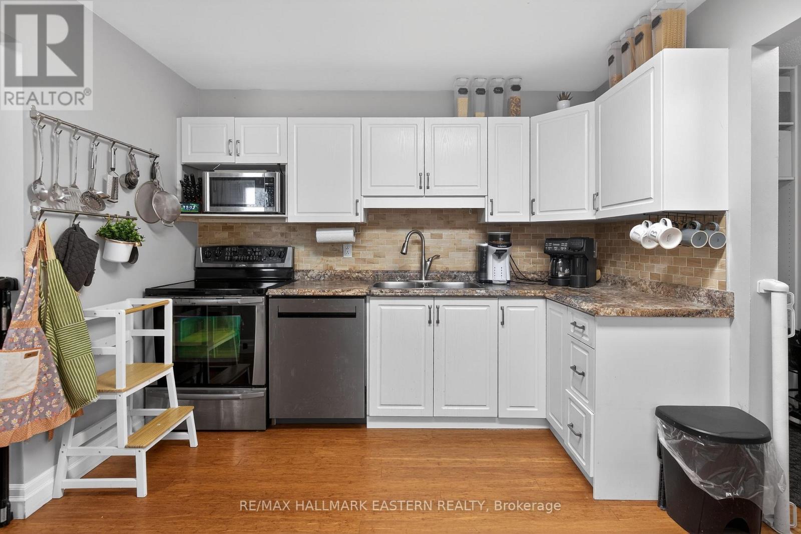 488 Crystal Drive, Peterborough (Ashburnham Ward 4), Ontario  K9J 8G8 - Photo 5 - X12909330