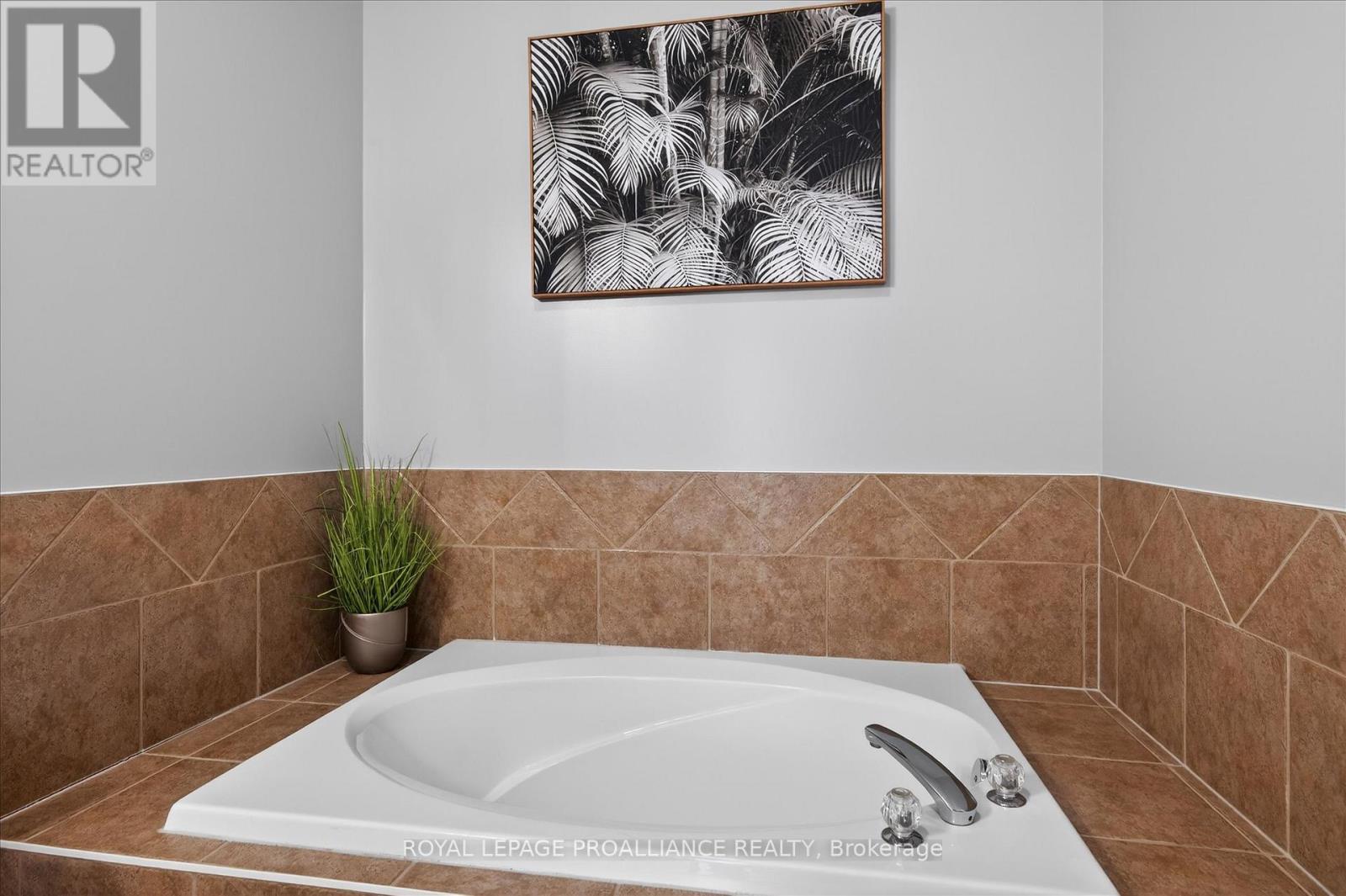 18 - 50 Lockside Drive, Peterborough (Otonabee Ward 1), Ontario  K9J 8T1 - Photo 32 - X12909898