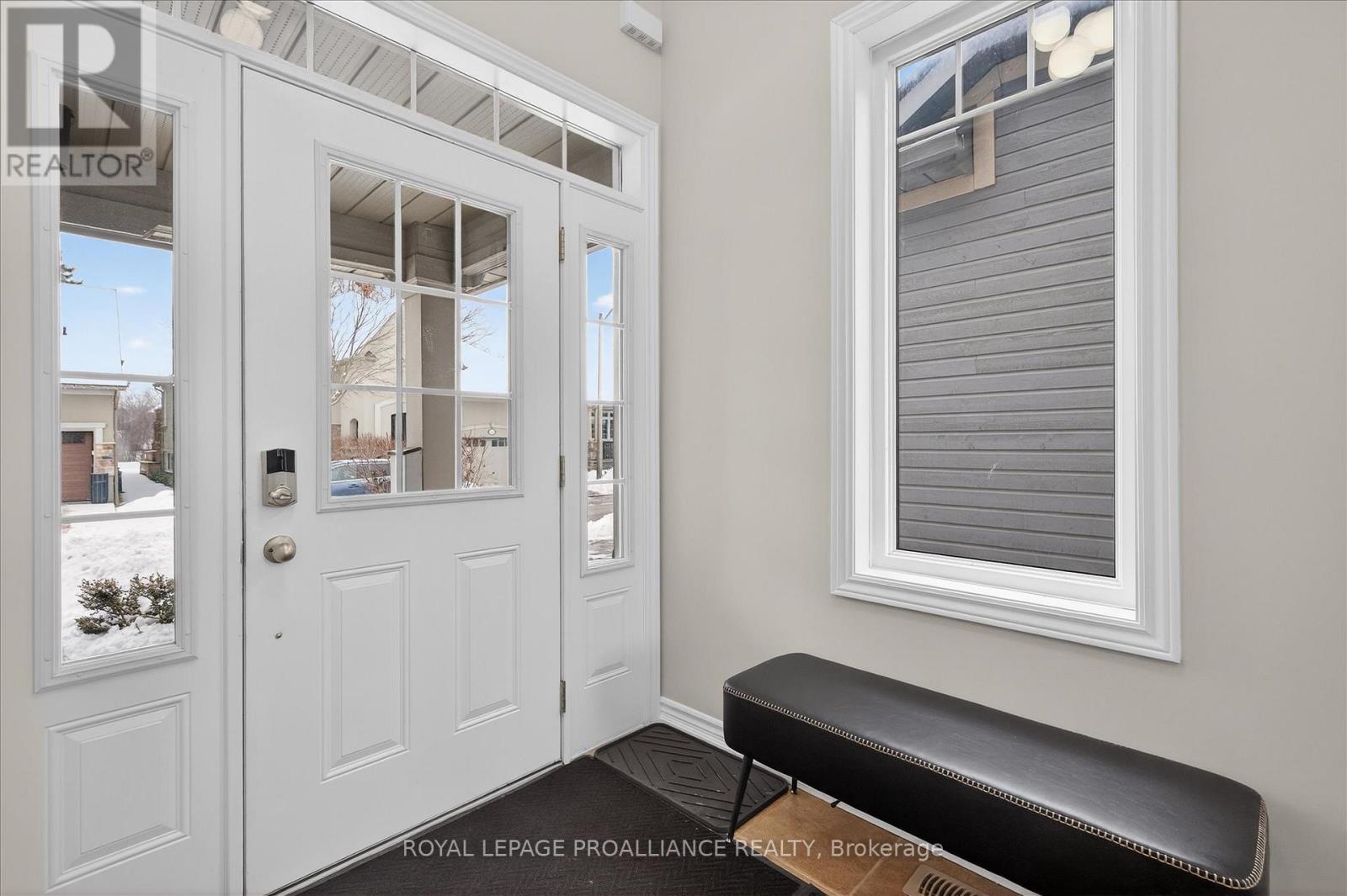 18 - 50 Lockside Drive, Peterborough (Otonabee Ward 1), Ontario  K9J 8T1 - Photo 4 - X12909898