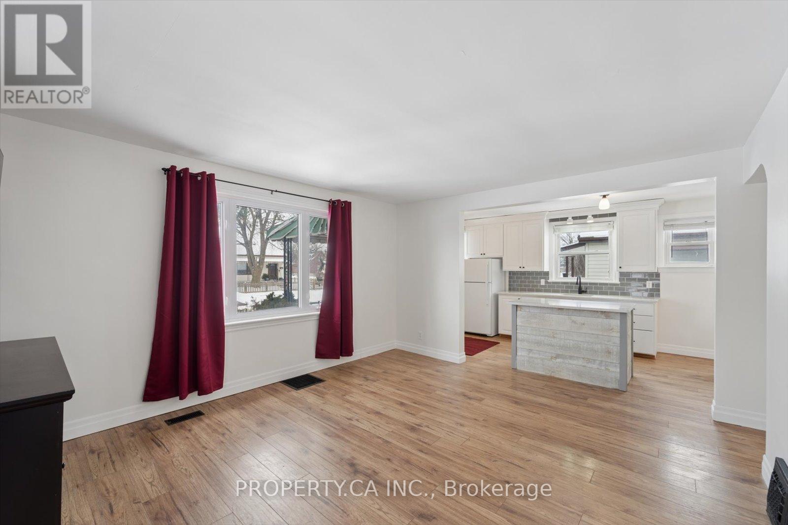 606 St Catherine Street, Peterborough (Otonabee Ward 1), Ontario  K9J 4Z5 - Photo 2 - X12909718