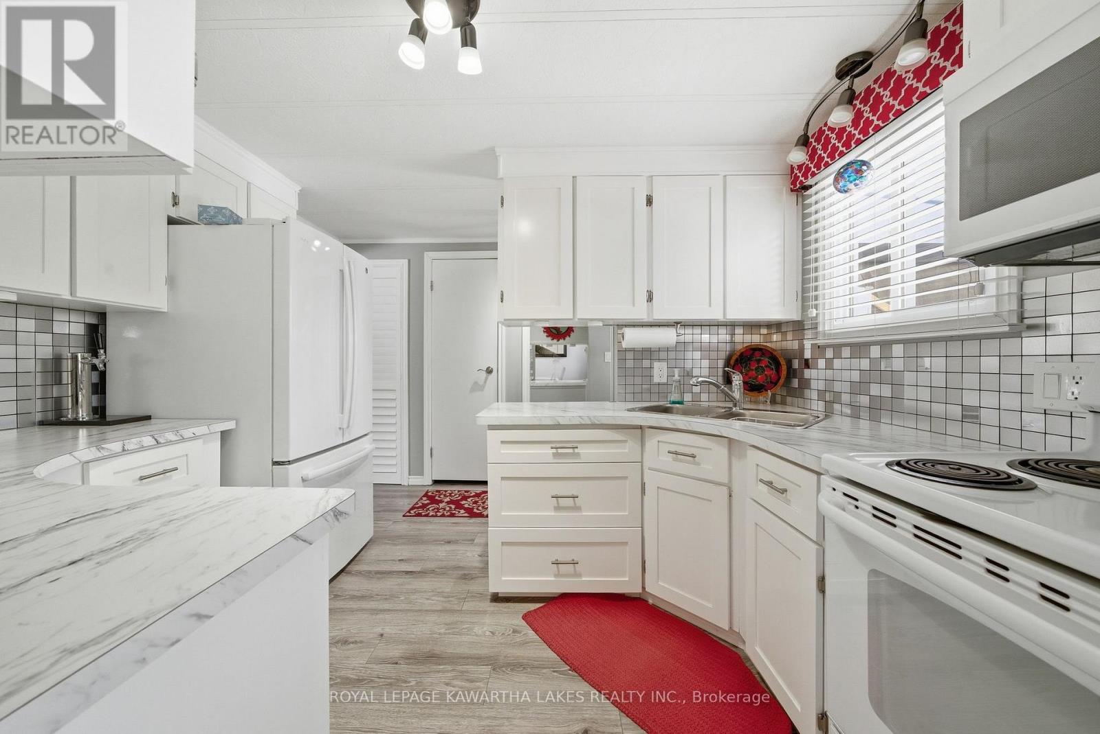 21 Cedar Street, Kawartha Lakes (Fenelon), Ontario  K9V 4R1 - Photo 16 - X12910058