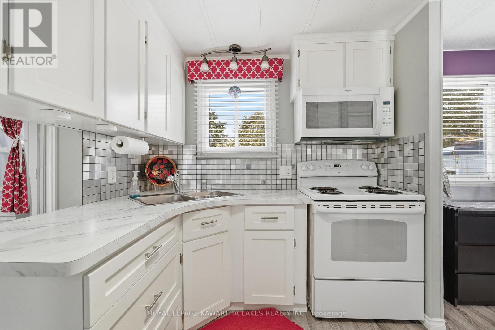 21 Cedar Street, Kawartha Lakes (Fenelon), Ontario  K9V 4R1 - Photo 17 - X12910058