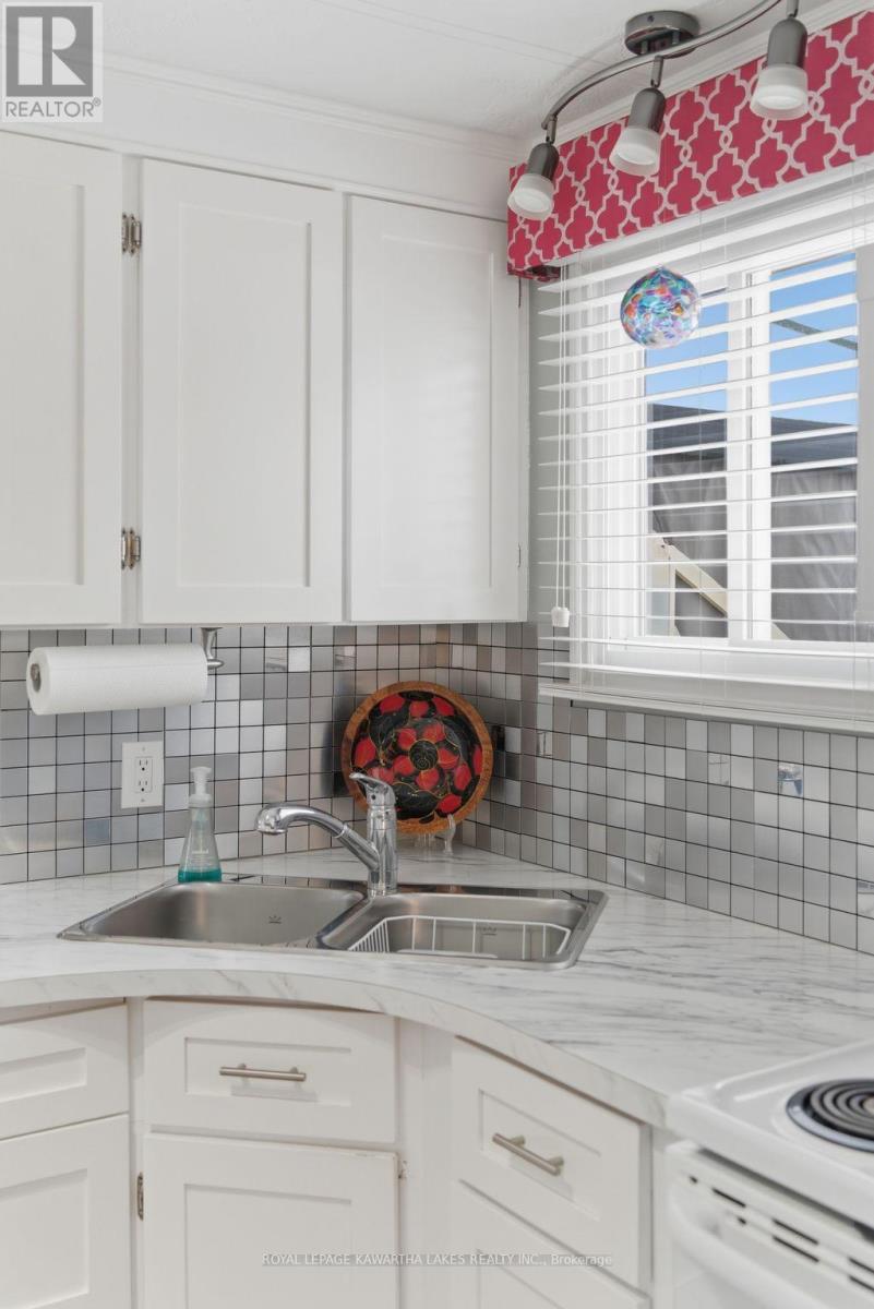 21 Cedar Street, Kawartha Lakes (Fenelon), Ontario  K9V 4R1 - Photo 18 - X12910058