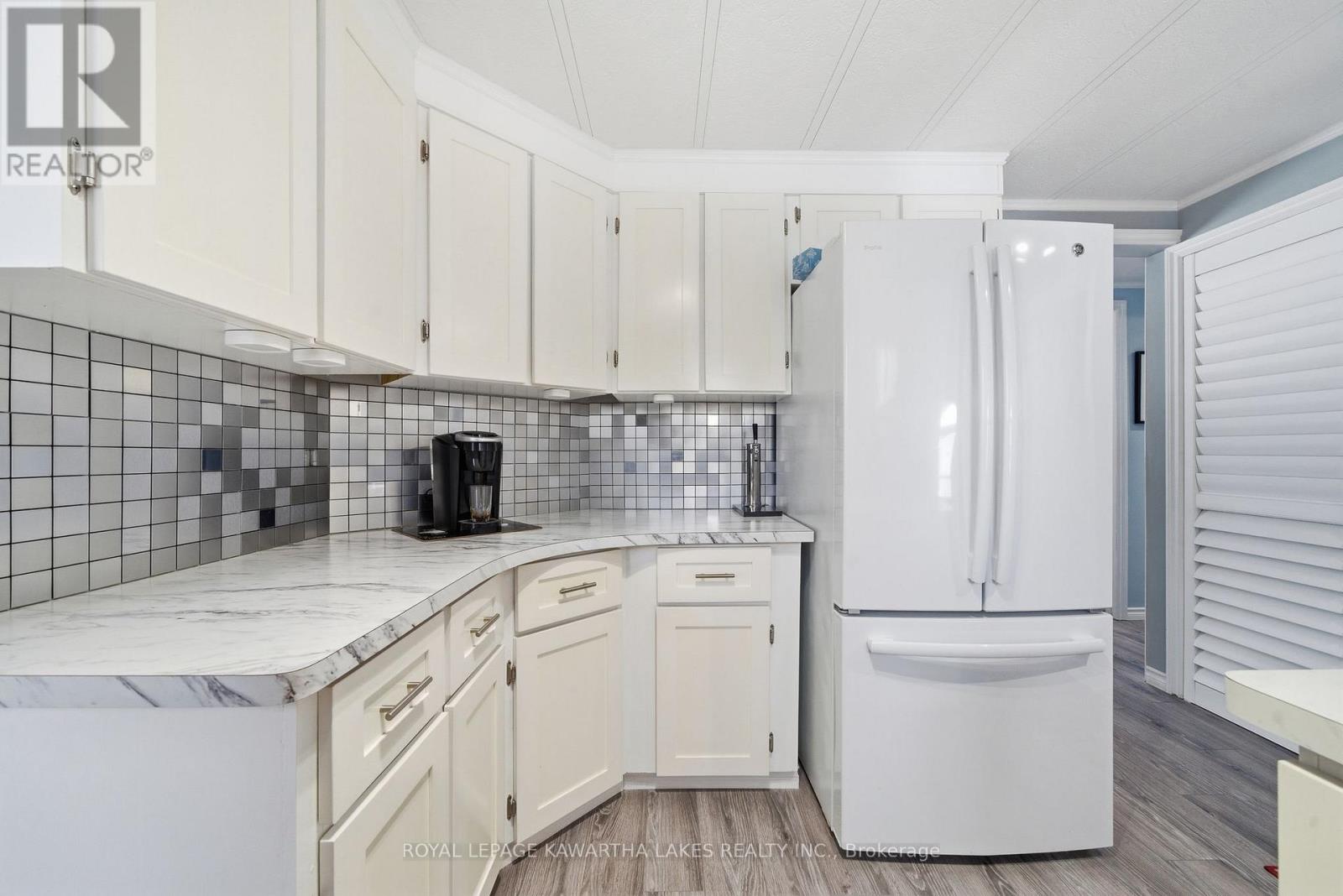 21 Cedar Street, Kawartha Lakes (Fenelon), Ontario  K9V 4R1 - Photo 19 - X12910058