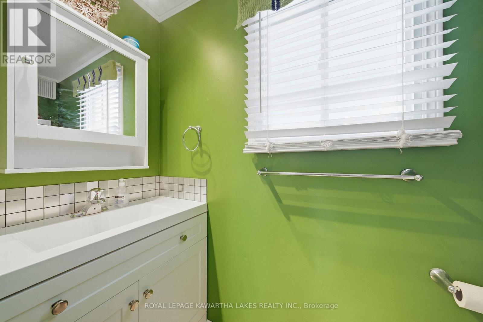 21 Cedar Street, Kawartha Lakes (Fenelon), Ontario  K9V 4R1 - Photo 26 - X12910058