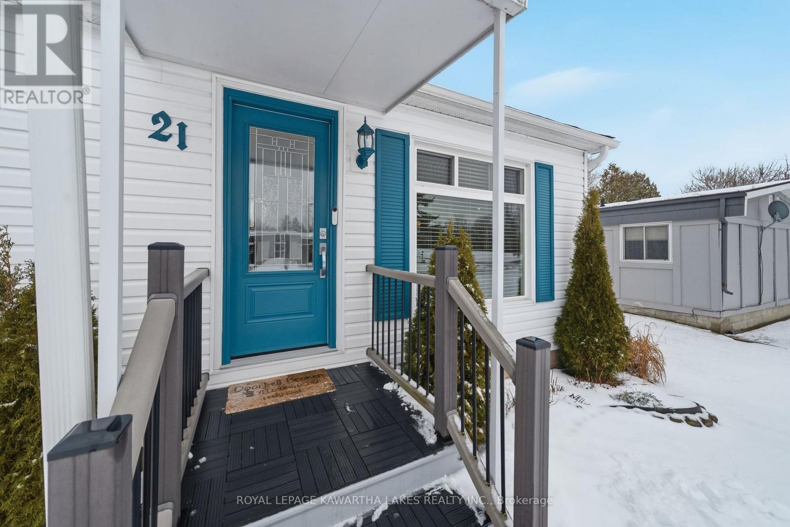 21 Cedar Street, Kawartha Lakes (Fenelon), Ontario  K9V 4R1 - Photo 3 - X12910058