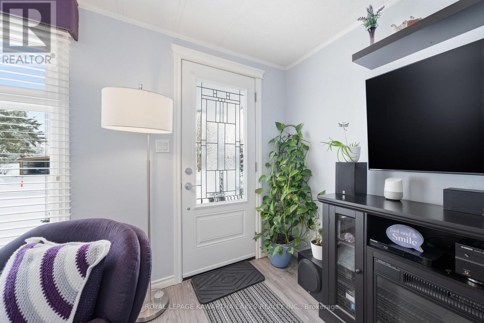 21 Cedar Street, Kawartha Lakes (Fenelon), Ontario  K9V 4R1 - Photo 4 - X12910058