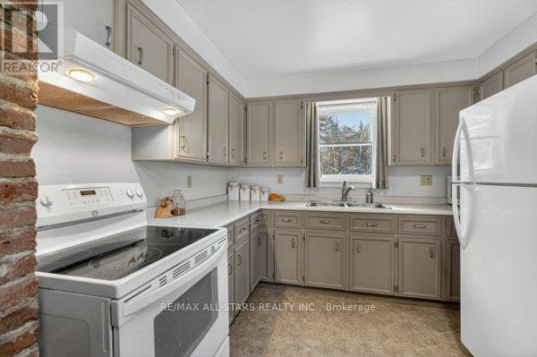 421 Hayes Line, Cavan Monaghan (Cavan Twp), Ontario  K0L 2W0 - Photo 9 - X12910990