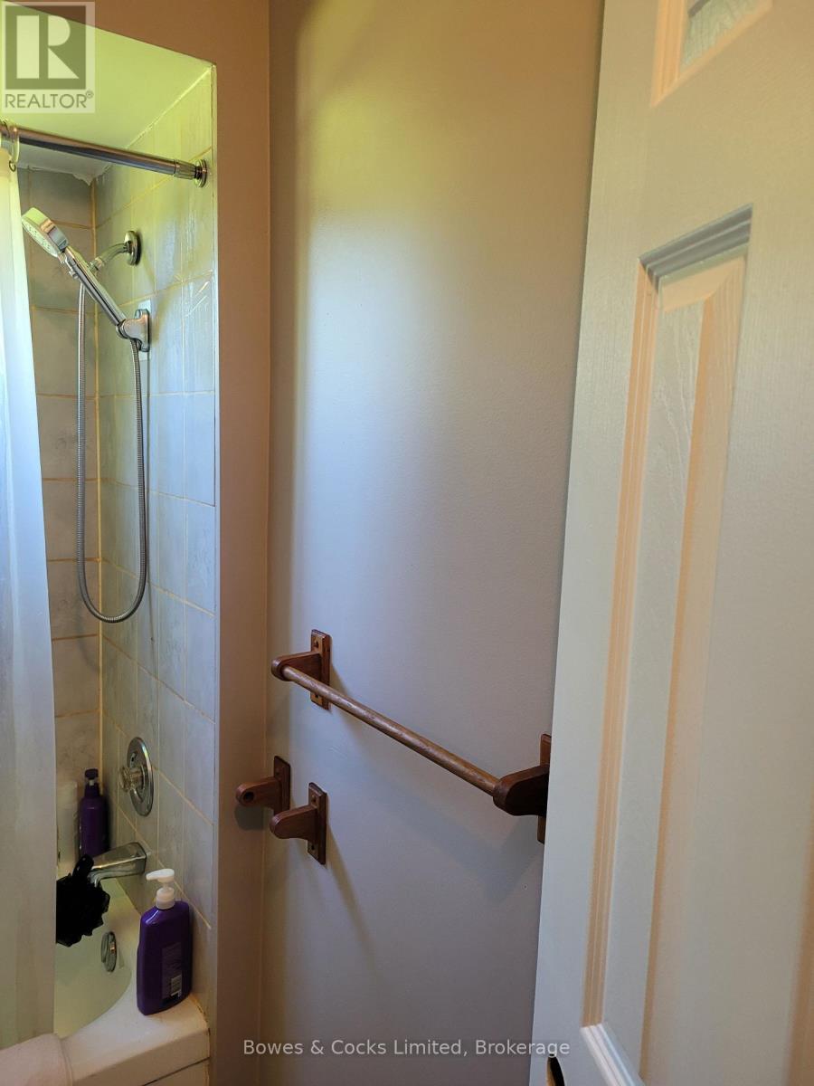 246 Hickey Trail, Hastings Highlands (Herschel Ward), Ontario  K0L 1C0 - Photo 4 - X12911906