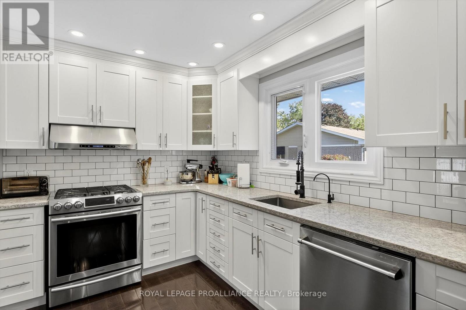 49 Trent Drive, Trent Hills (Campbellford), Ontario  K0L 1L0 - Photo 10 - X12913046