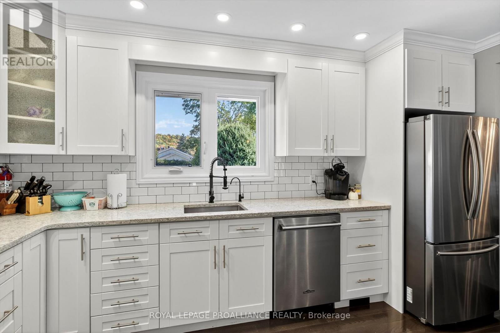 49 Trent Drive, Trent Hills (Campbellford), Ontario  K0L 1L0 - Photo 11 - X12913046