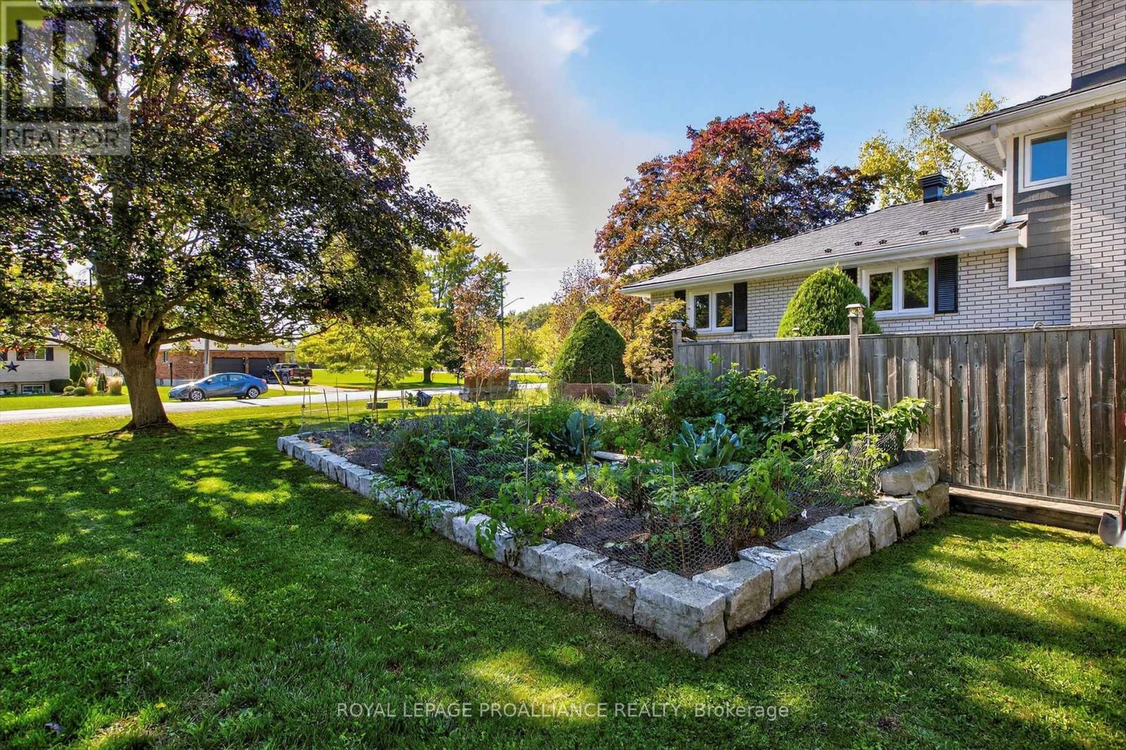 49 Trent Drive, Trent Hills (Campbellford), Ontario  K0L 1L0 - Photo 48 - X12913046