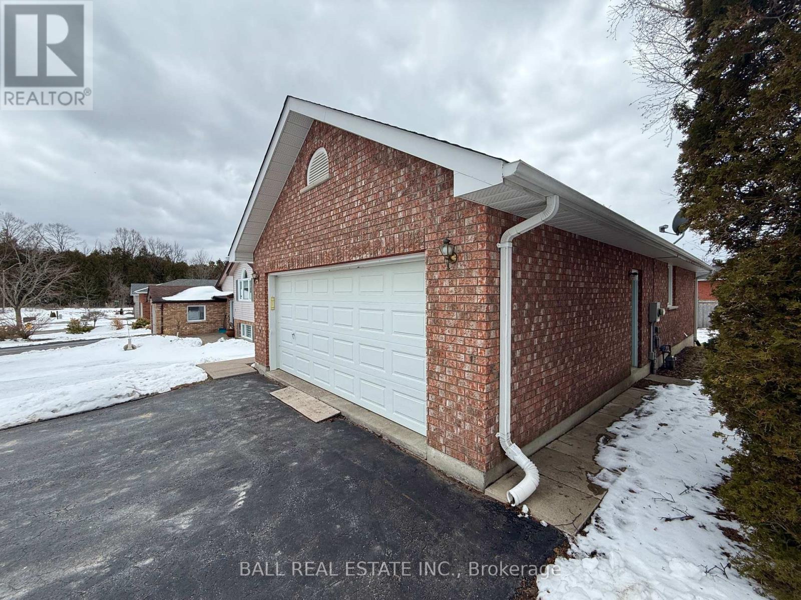 9 Francis Street, Selwyn, Ontario  K0L 2H0 - Photo 5 - X12913104