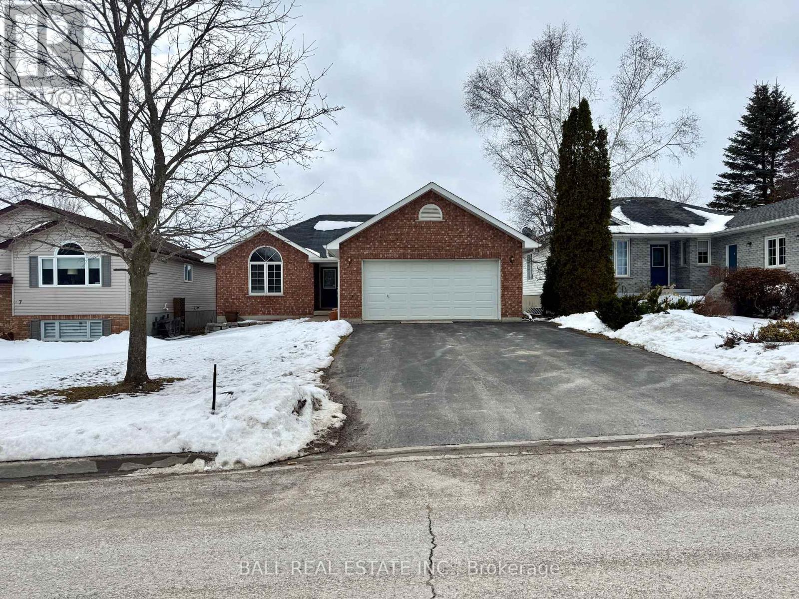 9 Francis Street, Selwyn, Ontario  K0L 2H0 - Photo 7 - X12913104