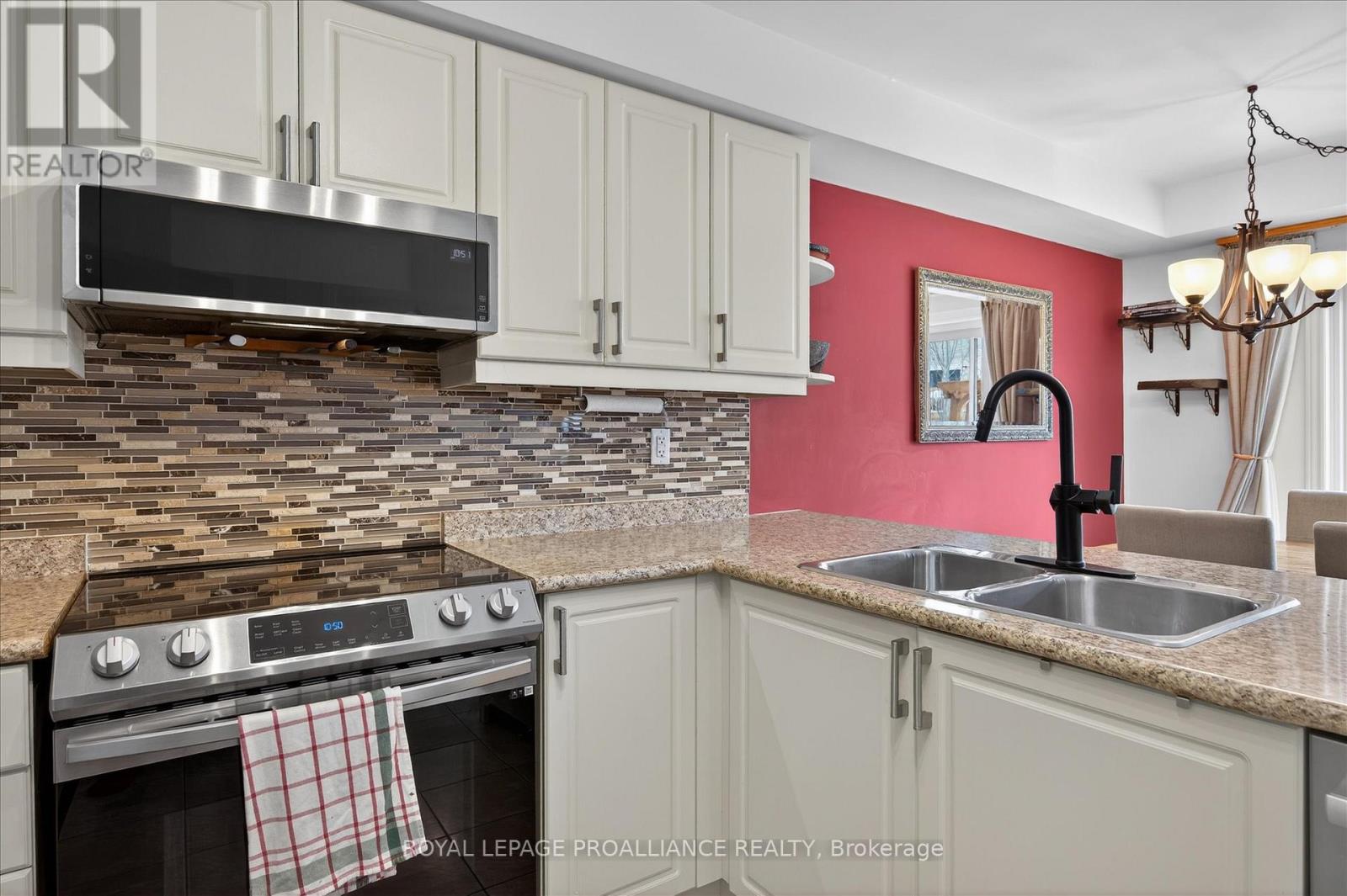 73 Briggs Grove, Peterborough (Monaghan Ward 2), Ontario  K9J 0C4 - Photo 13 - X12913172