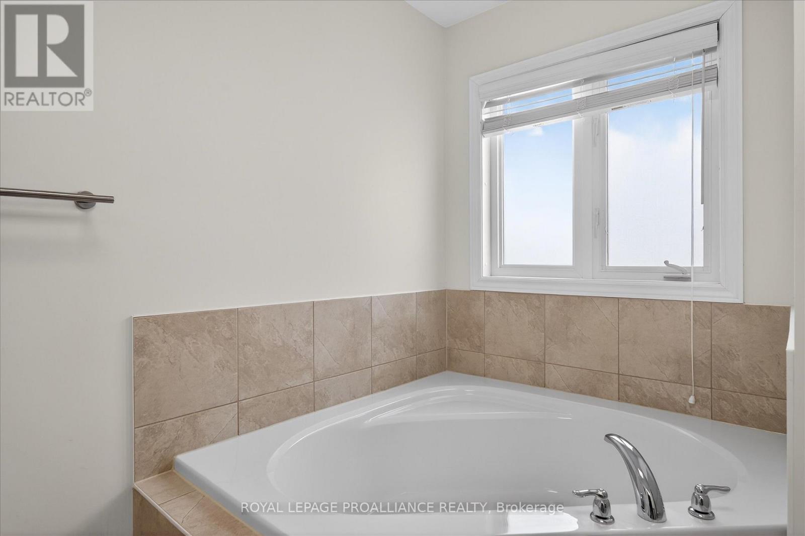 73 Briggs Grove, Peterborough (Monaghan Ward 2), Ontario  K9J 0C4 - Photo 28 - X12913172