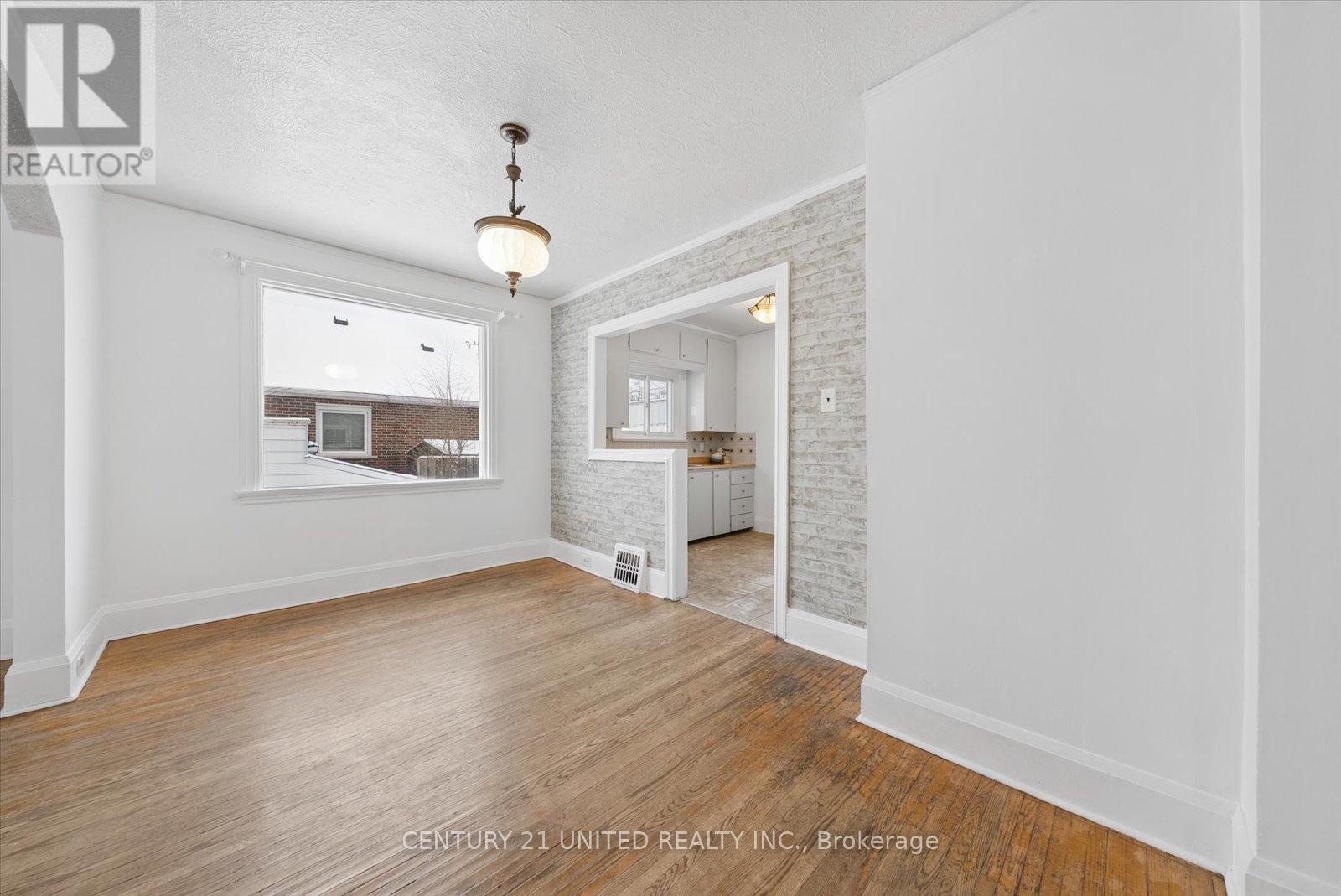 591 Mccannan Avenue, Peterborough (Town Ward 3), Ontario  K9J 4J7 - Photo 14 - X12913474