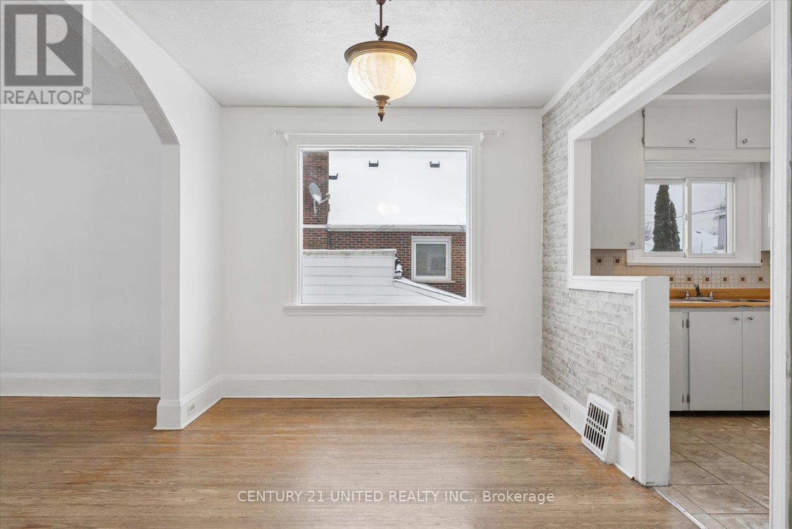 591 Mccannan Avenue, Peterborough (Town Ward 3), Ontario  K9J 4J7 - Photo 16 - X12913474