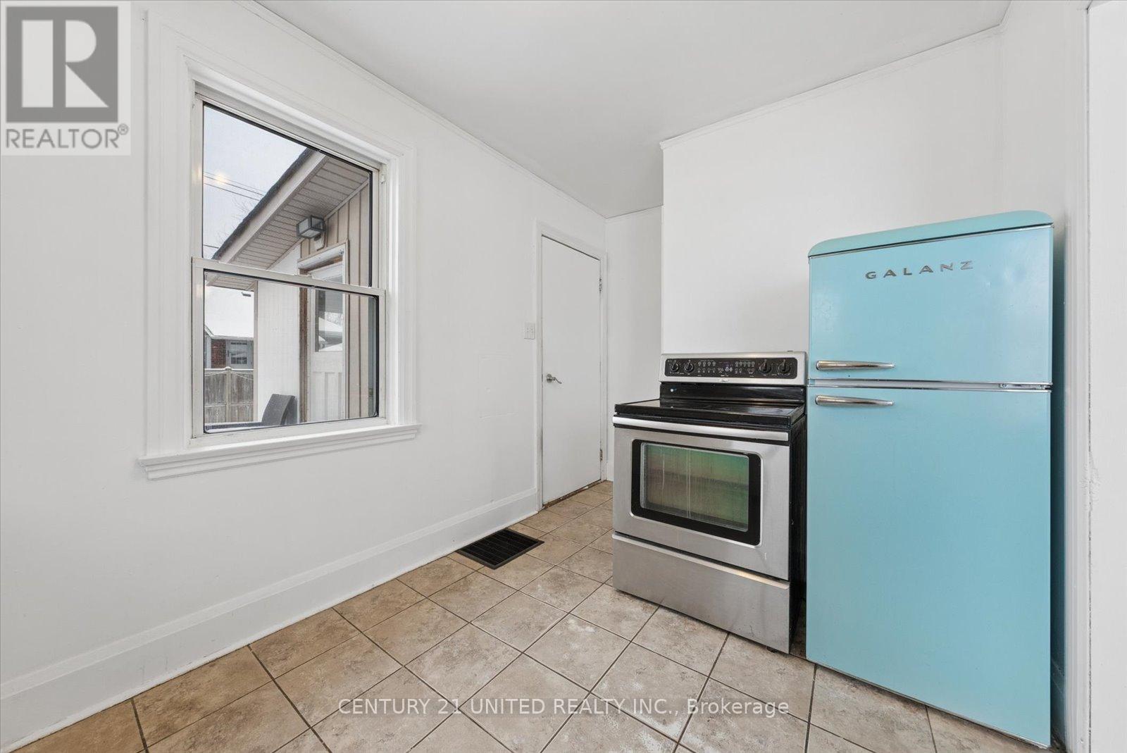 591 Mccannan Avenue, Peterborough (Town Ward 3), Ontario  K9J 4J7 - Photo 20 - X12913474