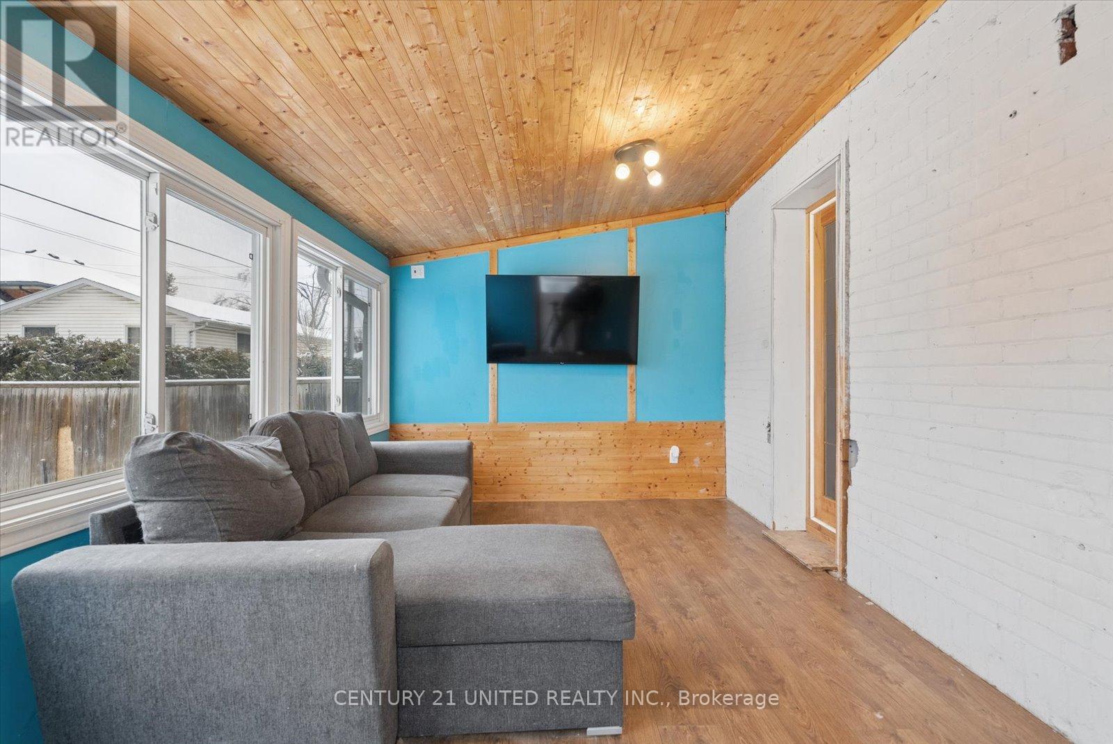 591 Mccannan Avenue, Peterborough (Town Ward 3), Ontario  K9J 4J7 - Photo 22 - X12913474